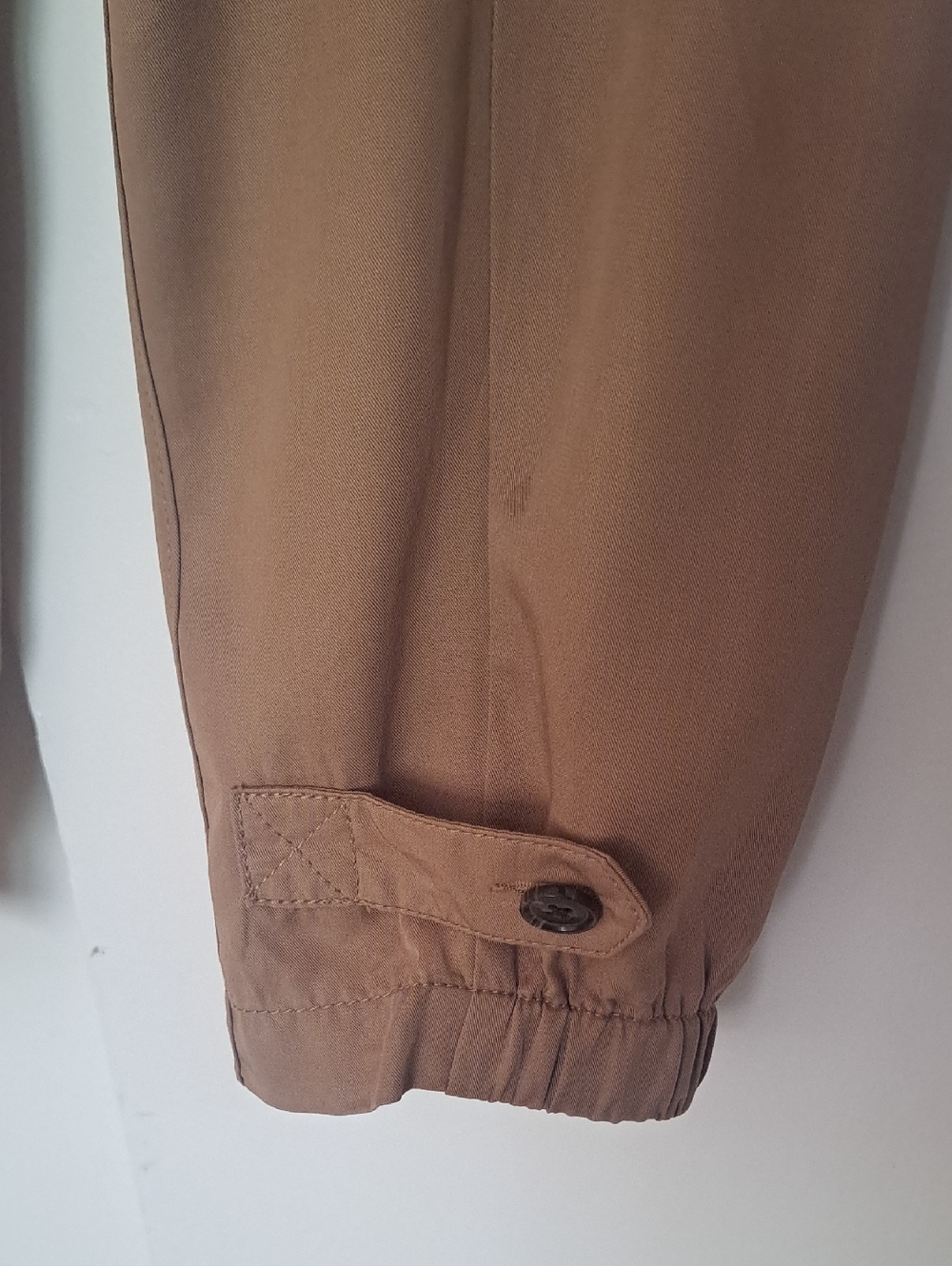Banana Republic Tan Paperbag Waist Chinos with Tie Belt - Picture 3 of 8